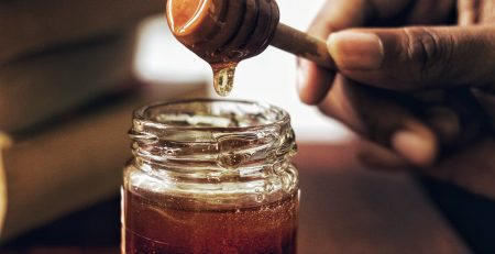 Floura-Honey-Natures-Golden-Elixir-for-Health-and-Wellness